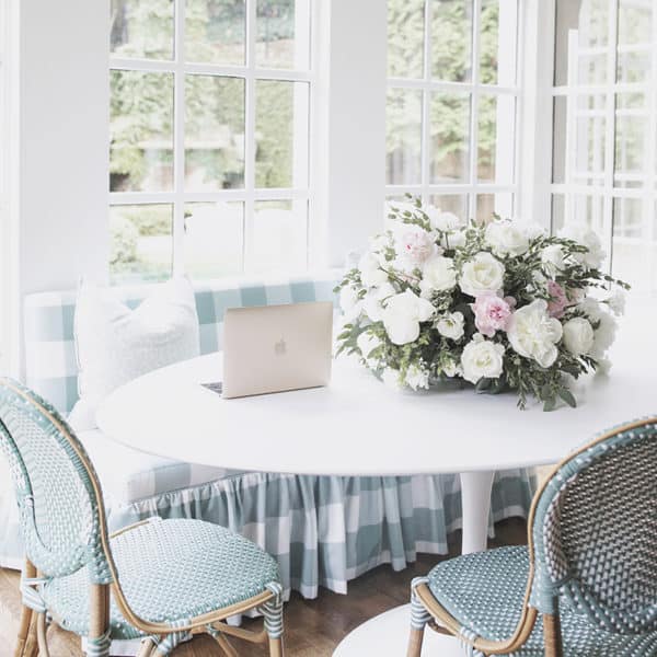 mint table decor