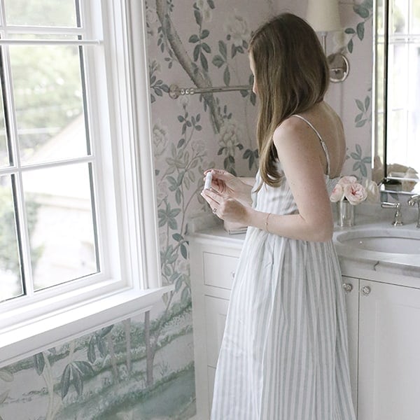 spring dress - sharing what's in my makeup bag