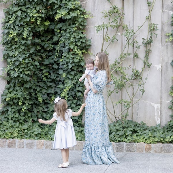 coordinated family outfits for photos