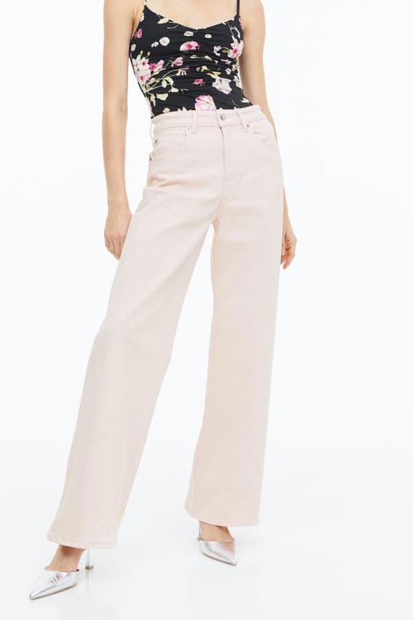 white H&M jeans